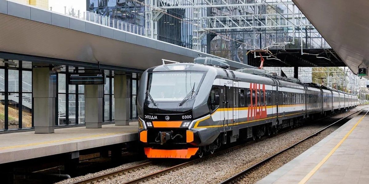 Современный электропоезд