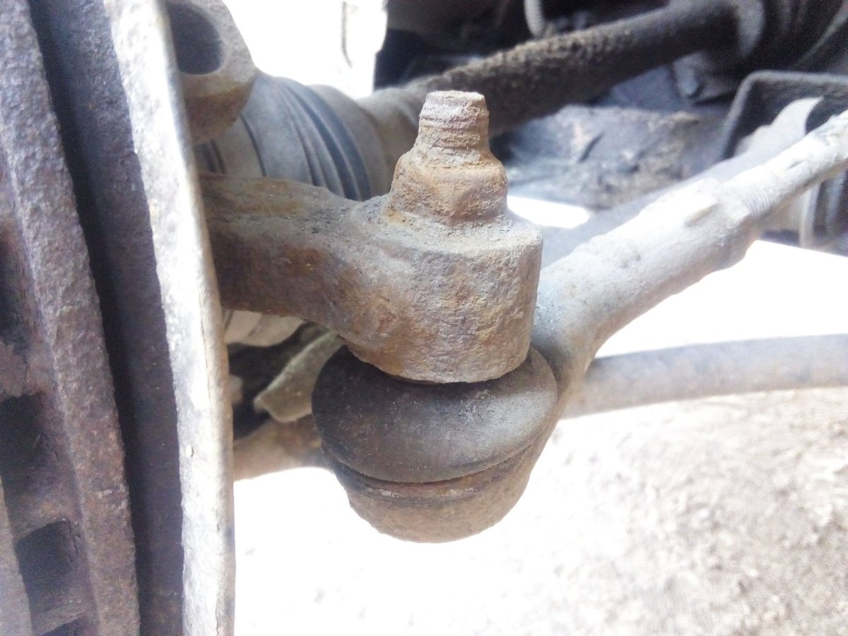 Рулевой наконечник Рено Симбол 1.4