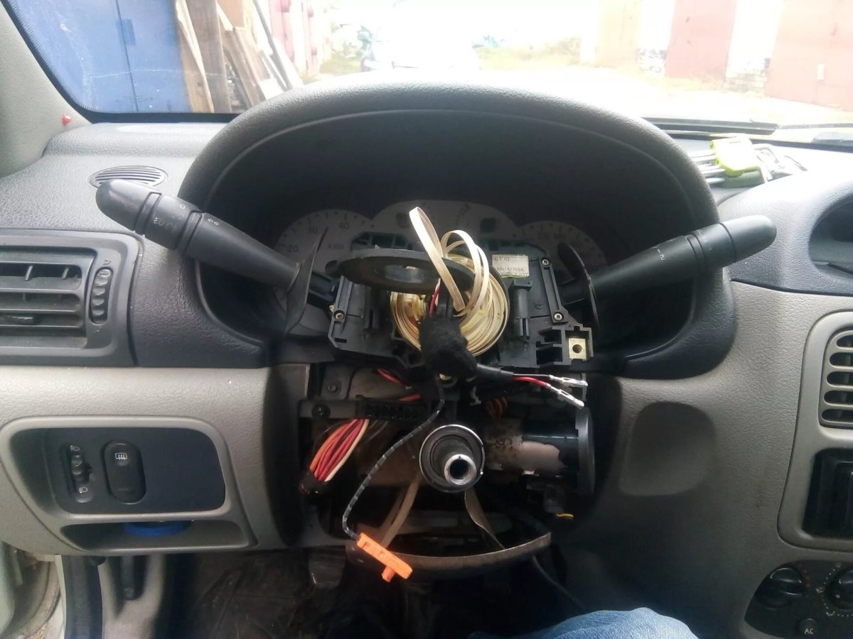 Снятие руля Рено Симбол