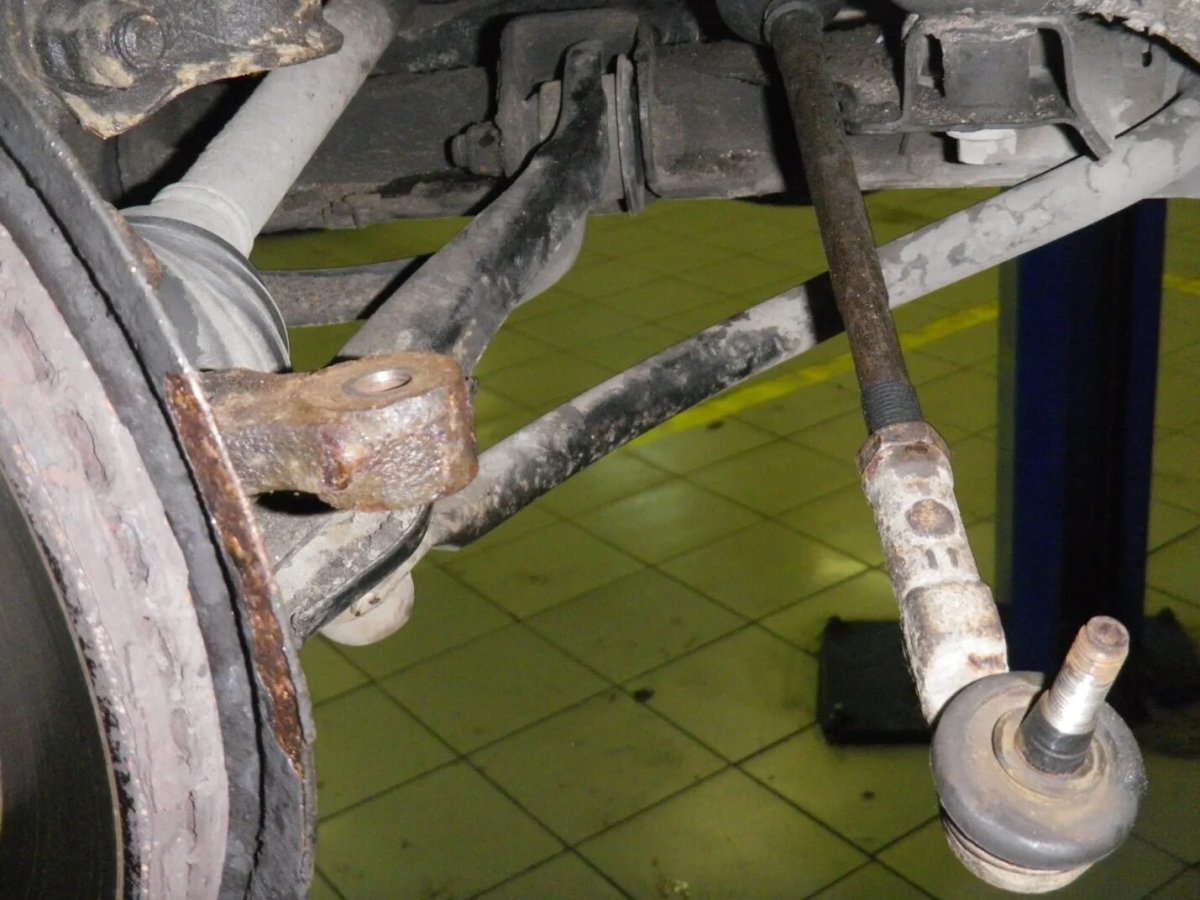 Тяга рулевая Рено Симбол 1.4