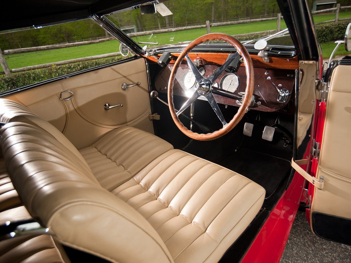 Bugatti Type 57 Atalante Faux Cabriolet