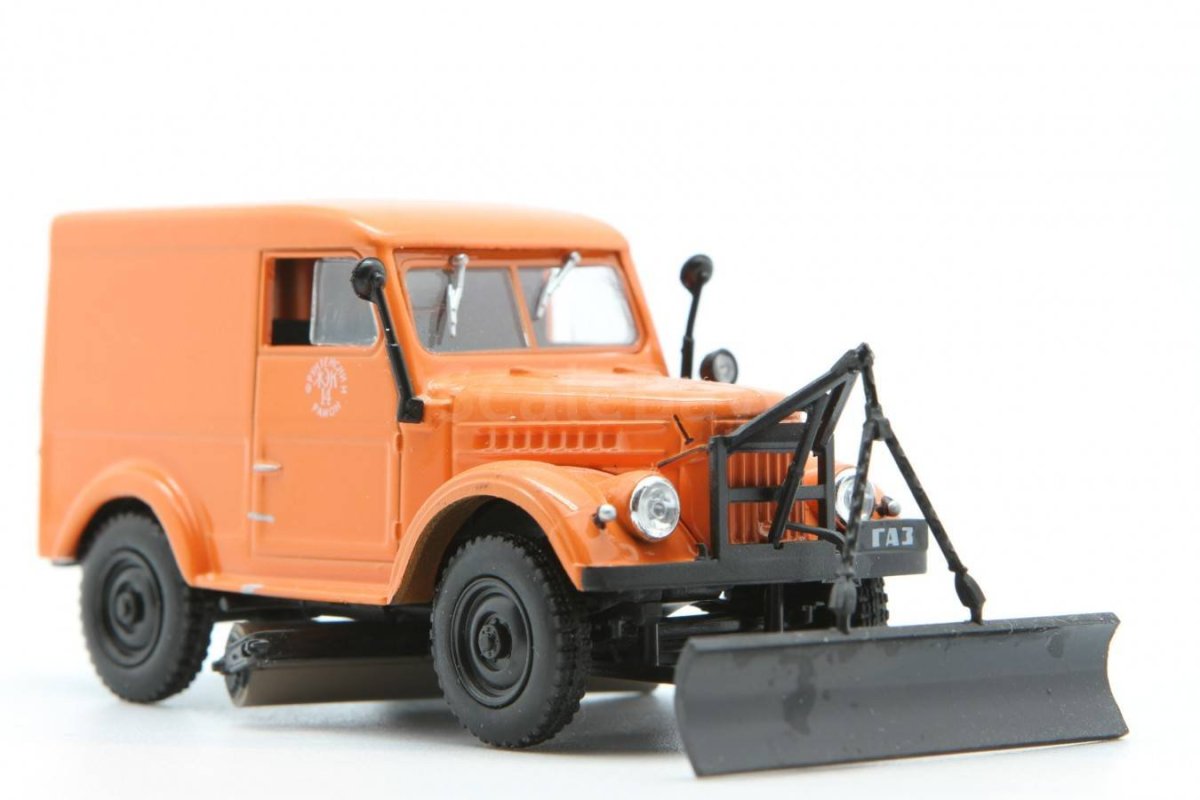 ГАЗ 69 тротуароуборочная машина