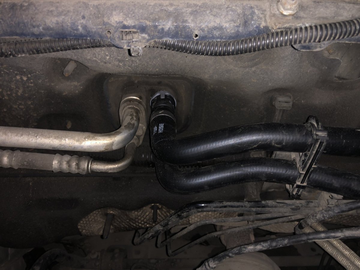 Патрубки печки Форд фокус 2 1.8