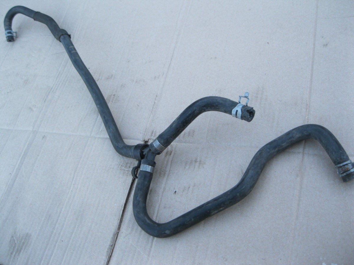 Патрубок системы охлаждения Focus 1.6