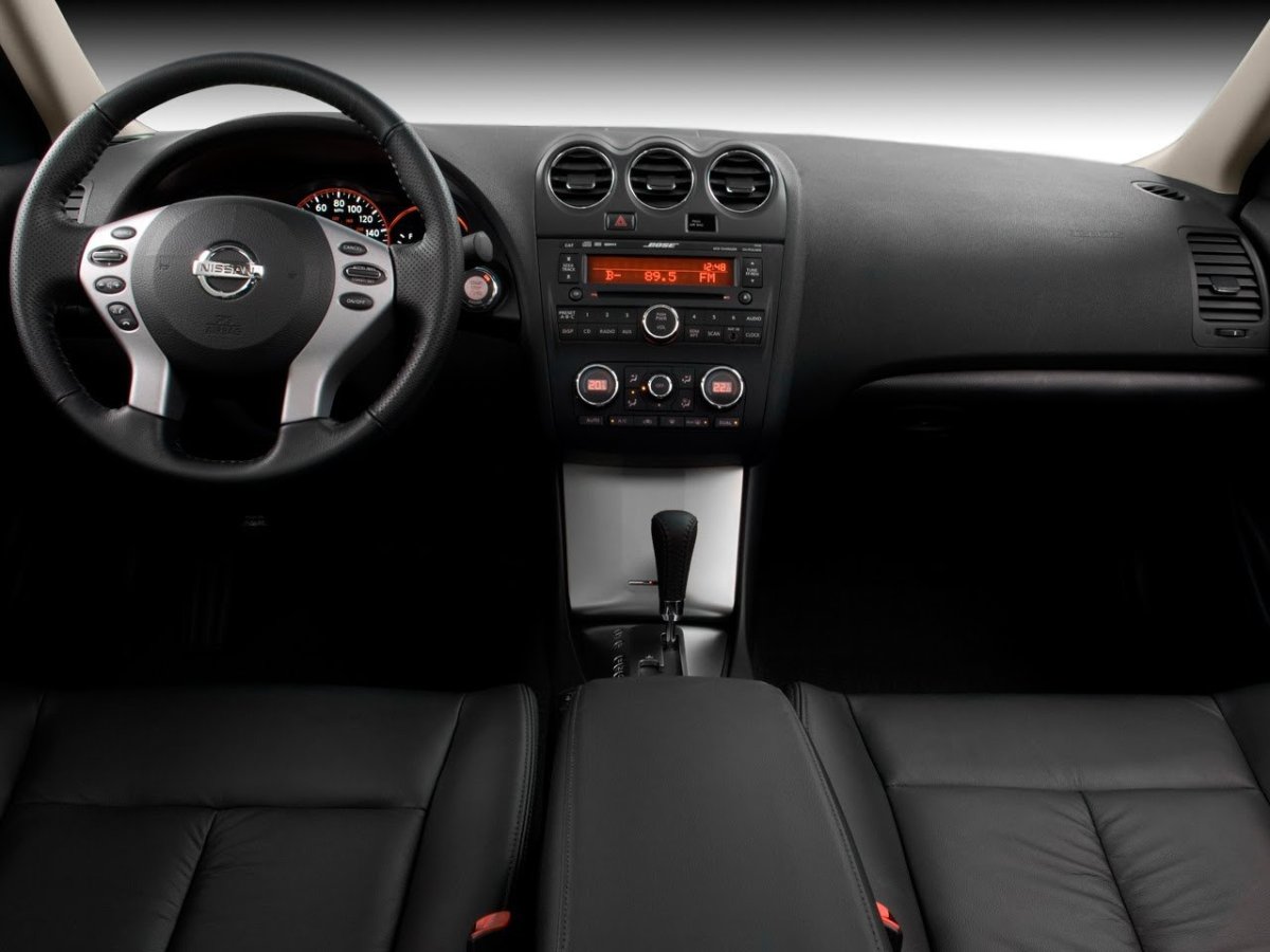 Nissan Altima 2008 салон