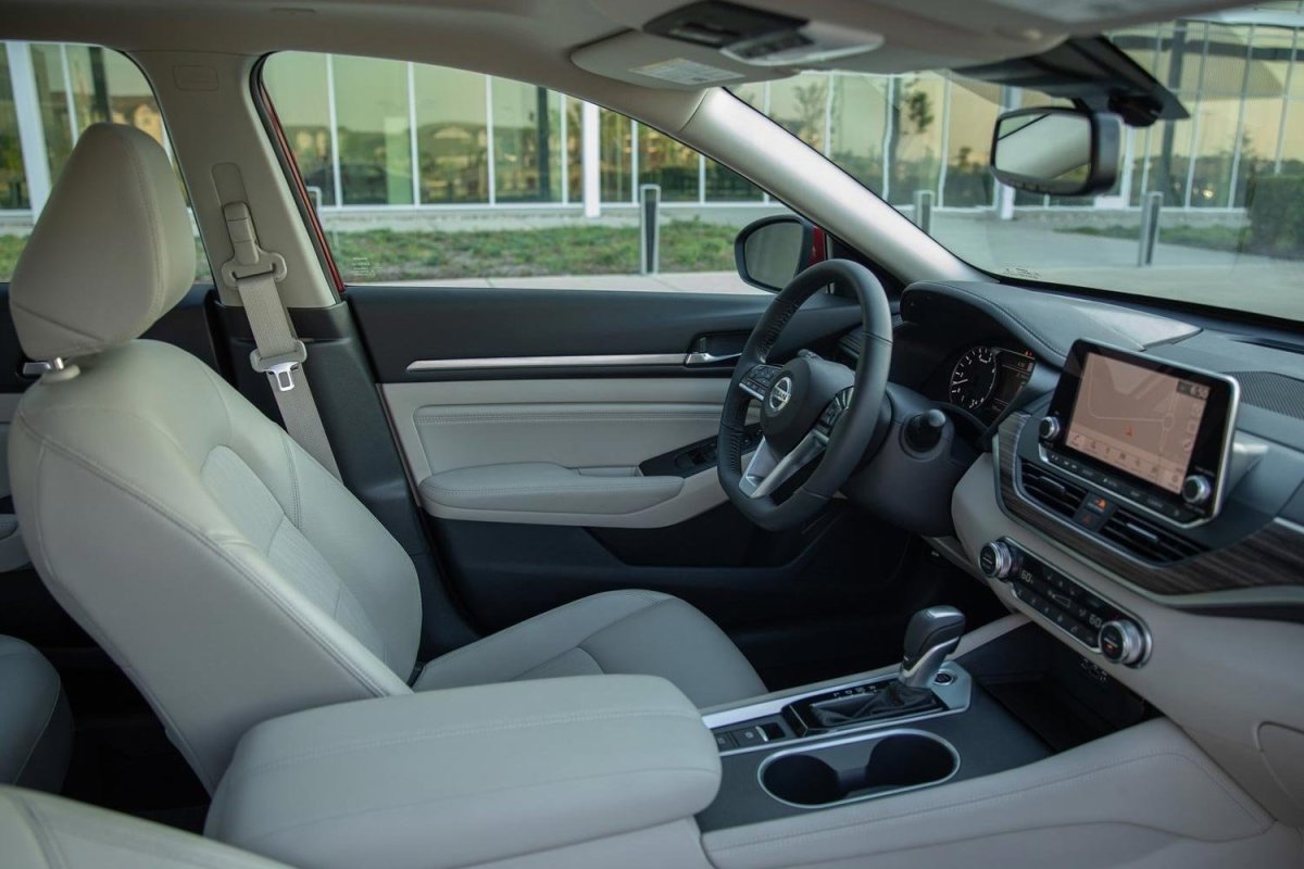 Ниссан Альтима 2022 салон