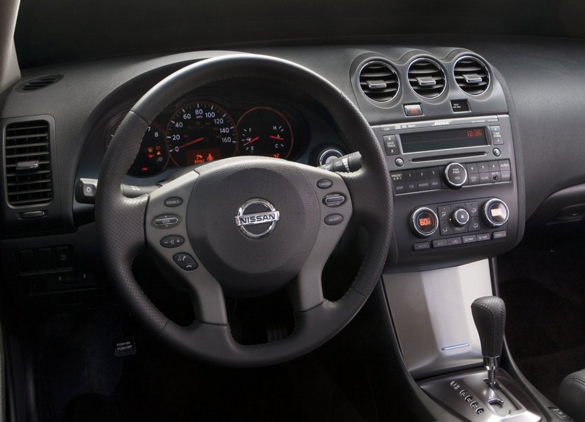 Nissan Altima 2007 салон