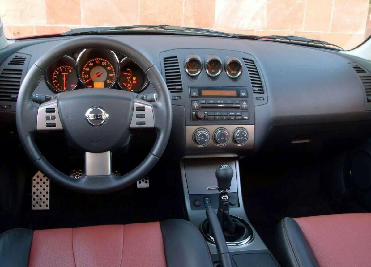 Nissan Altima 2005 салон