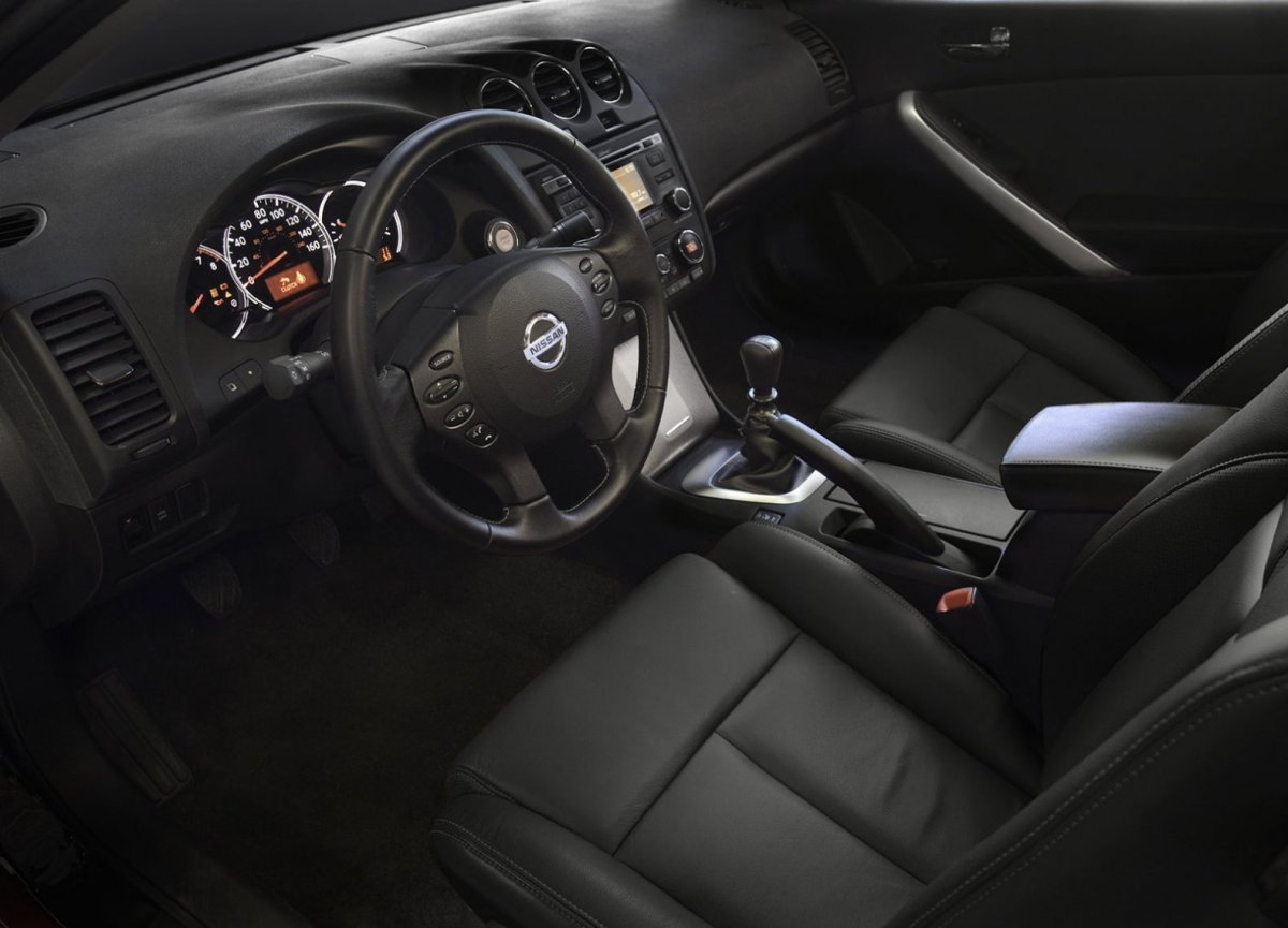 Nissan Altima l32 салон