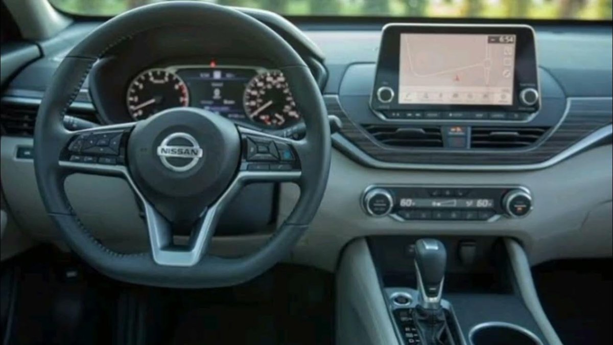 Nissan Altima 2019 салон