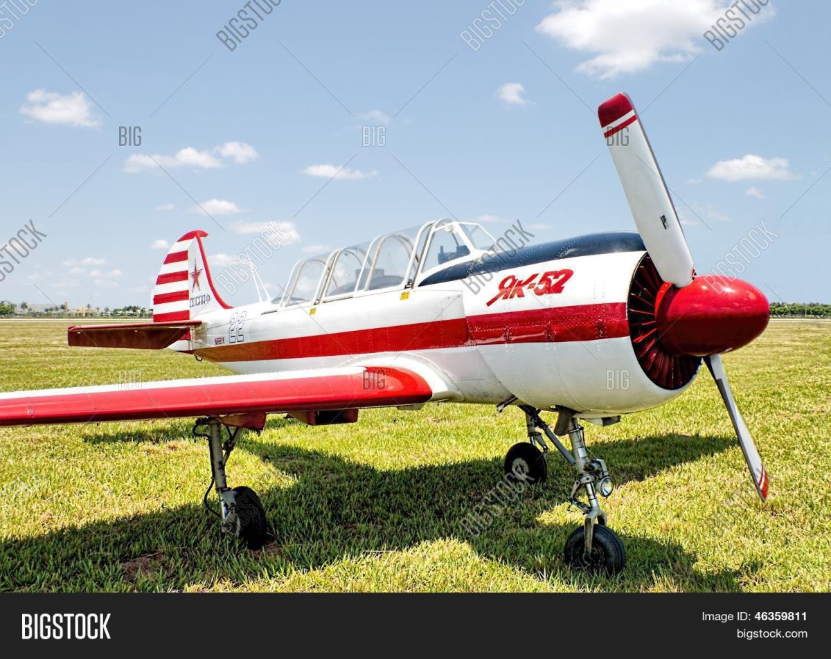 Як-52 учебный летательный аппарат