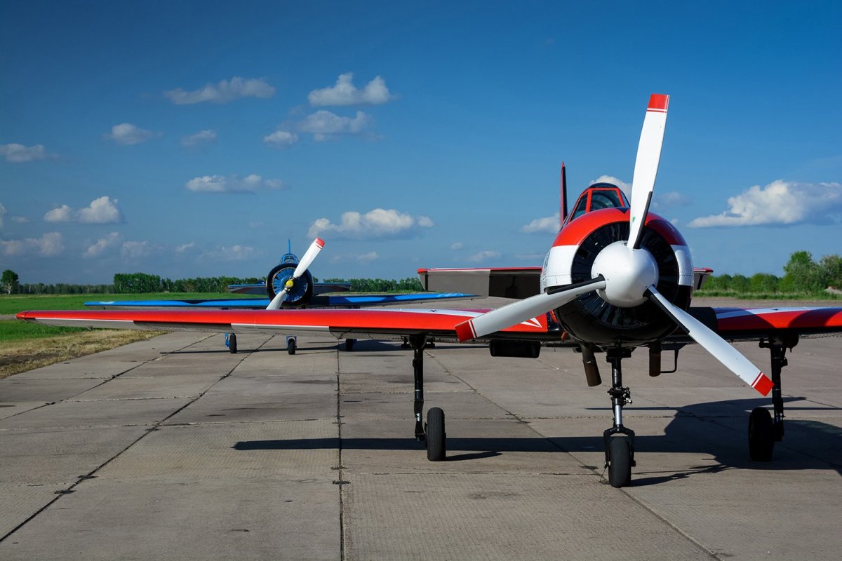 Спортивный самолет як 52