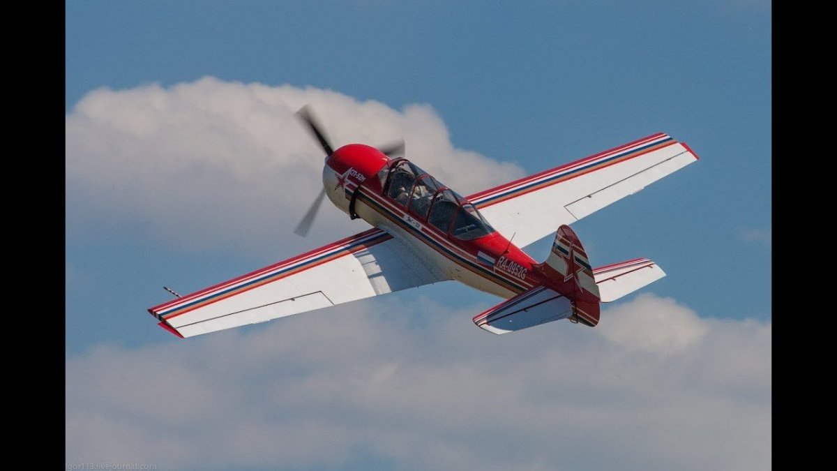 Пилотажный самолет як 52