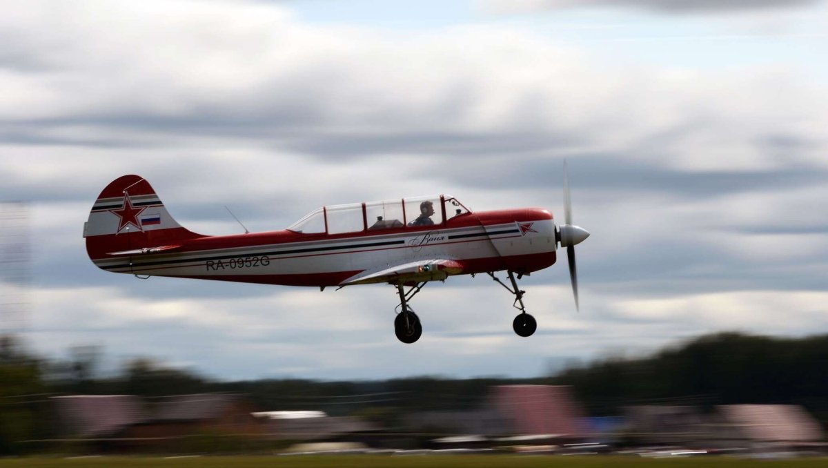 Як 52 аэродром Бобровка