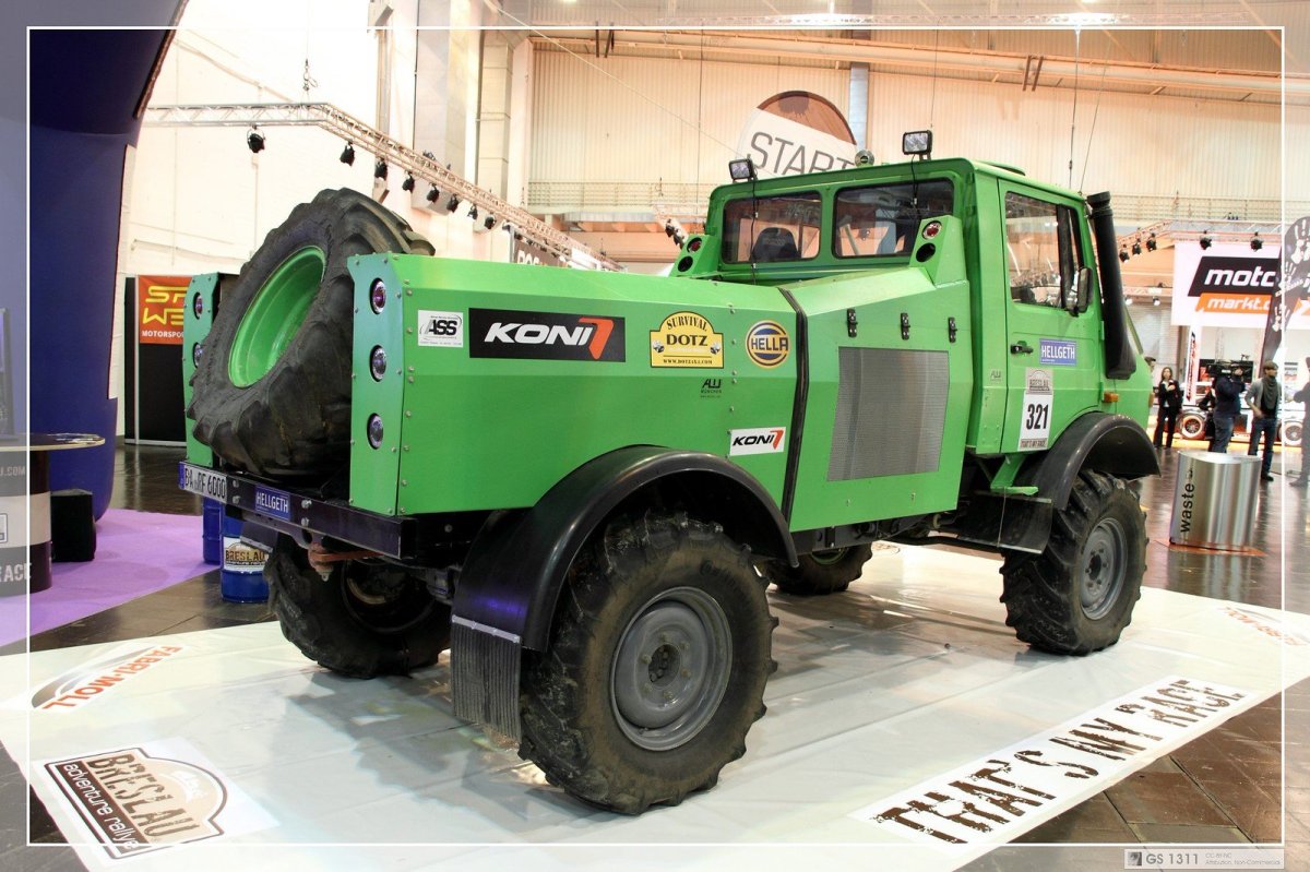 Mercedes-Benz Unimog u 1300