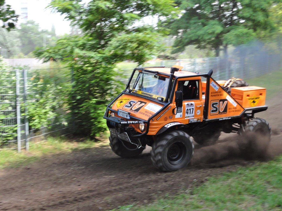 Mercedes Benz Unimog Rally