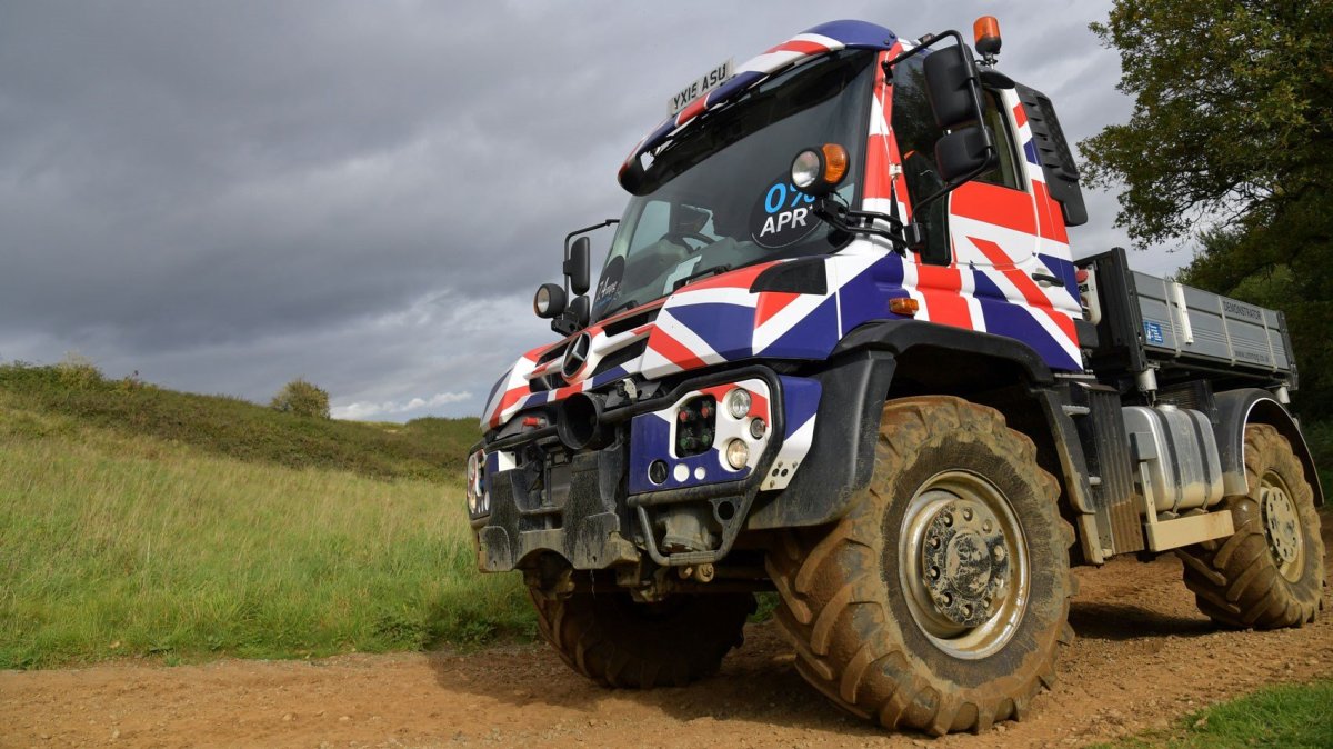 Унимог трактор