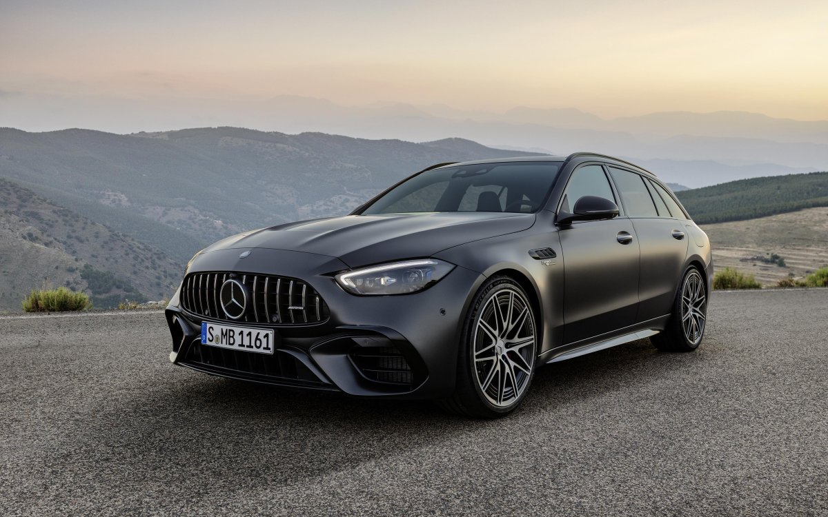 Мерседес c63 AMG 2022