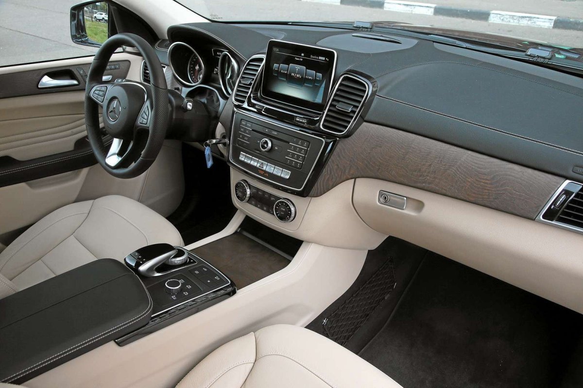 Мерседес гле 400 салон