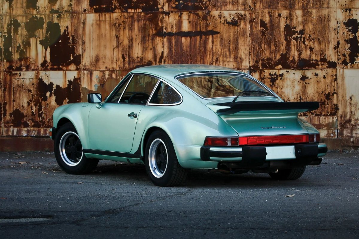 Porsche 911 Carrera 3.0