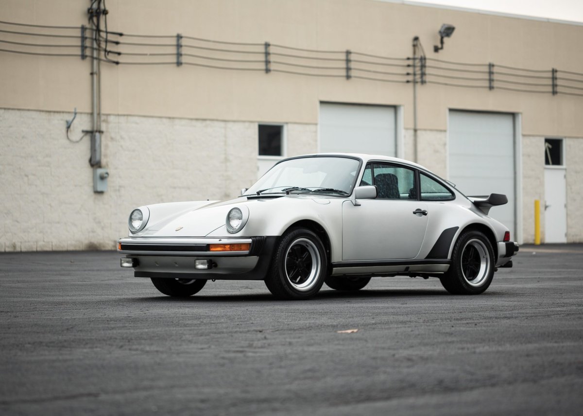 Porsche 911 Turbo 3.3 930