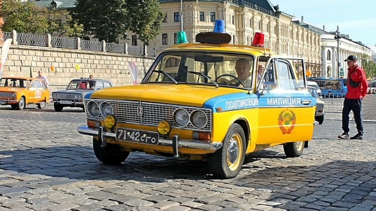 Зелёный проблесковый маячок СССР