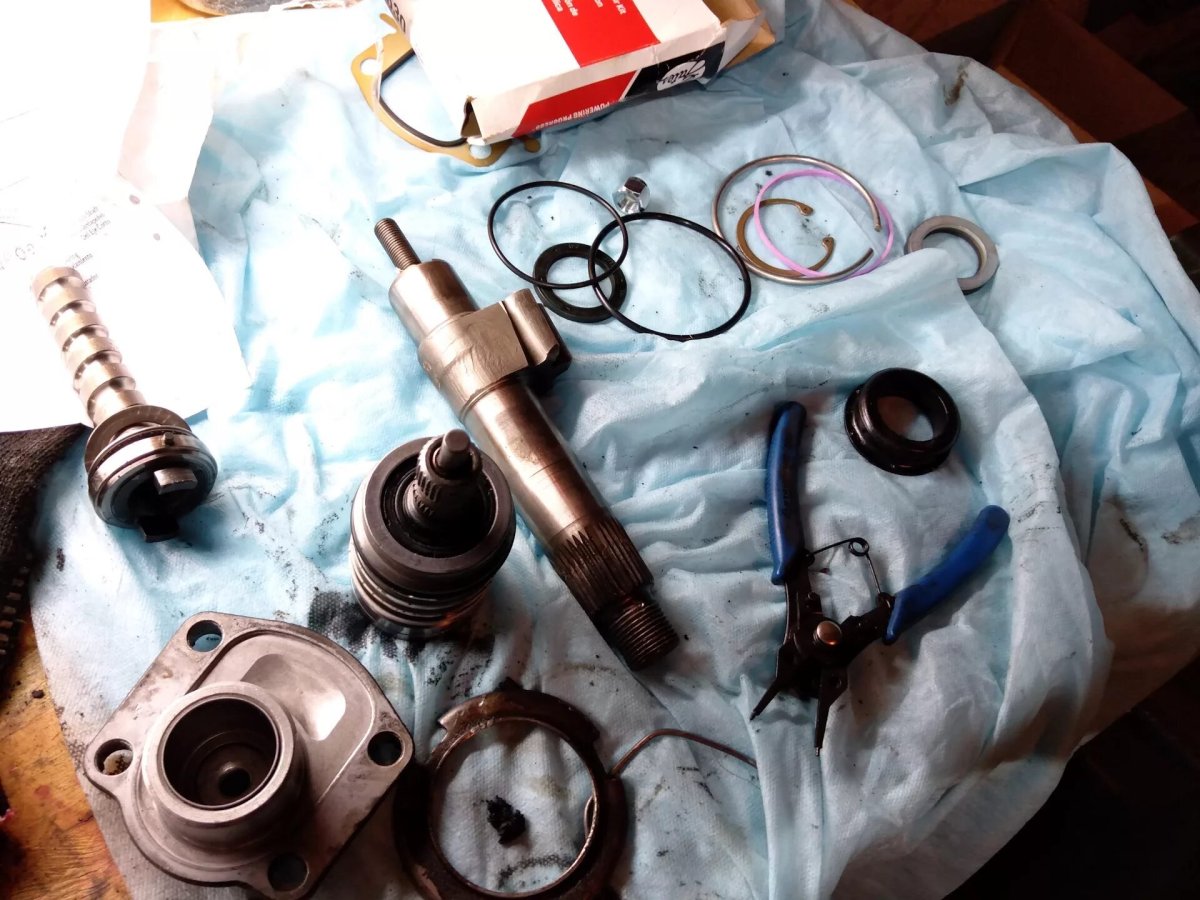 Рулевой редуктор Тахо 840