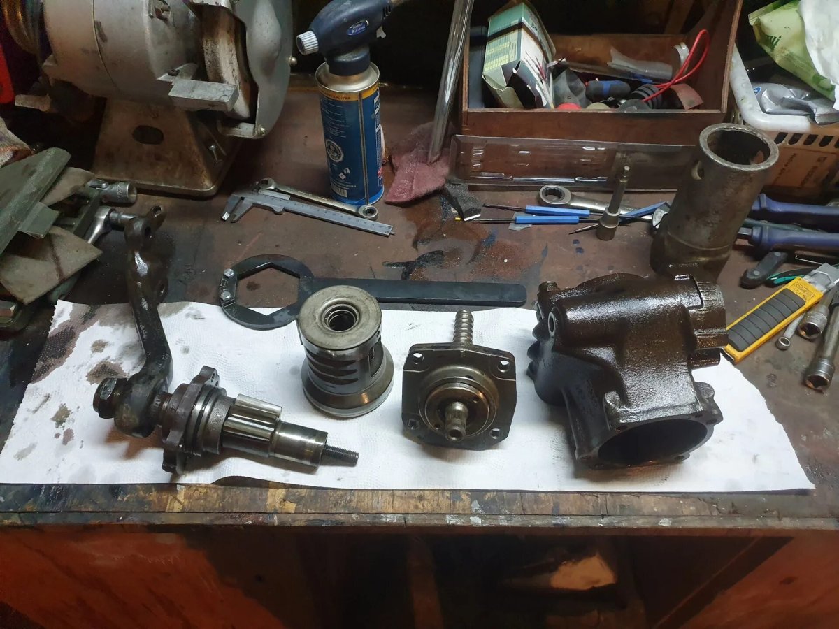 Рулевая сошка Мерседес 123