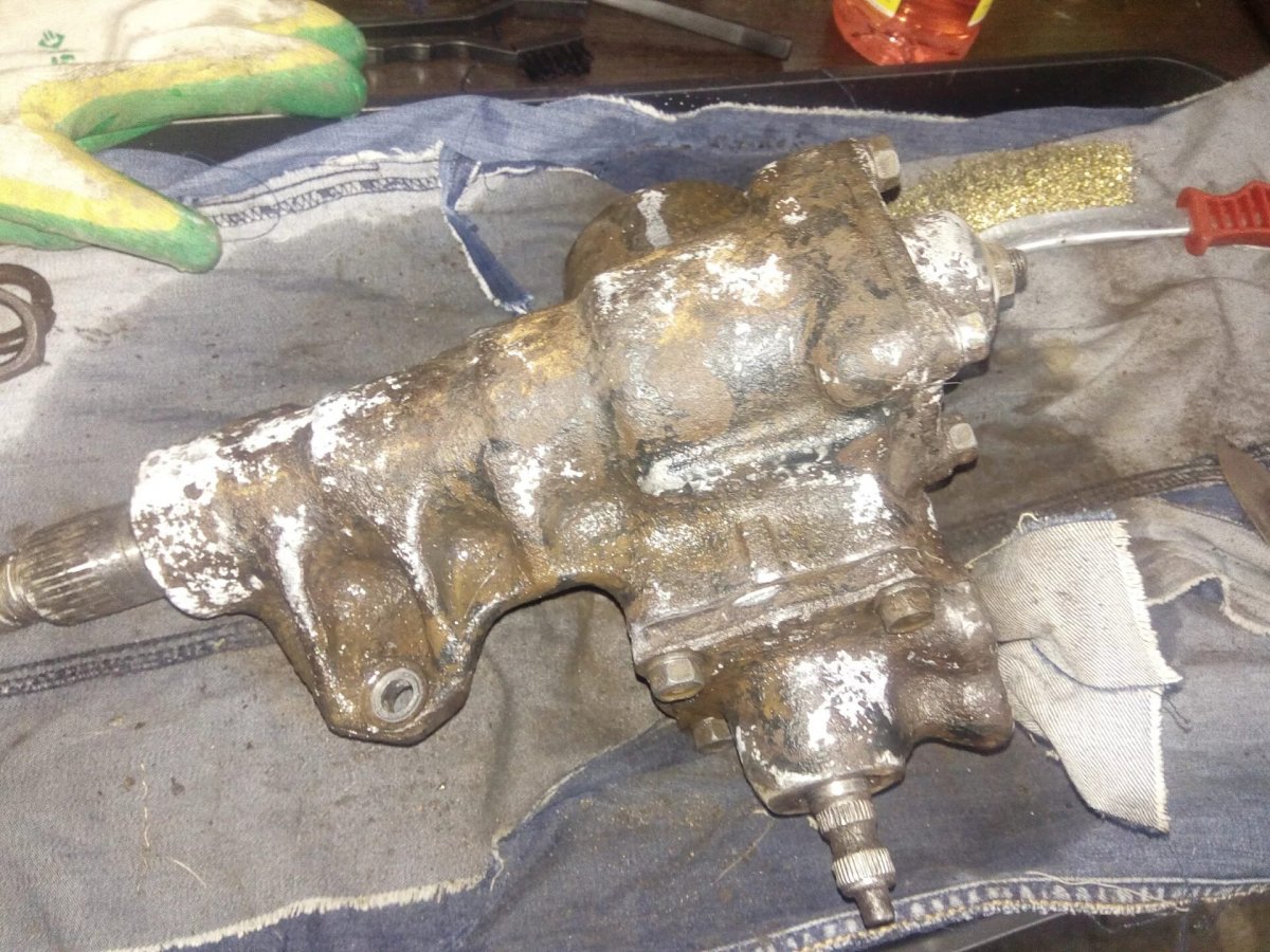 Рулевой редуктор на Митсубиси л200