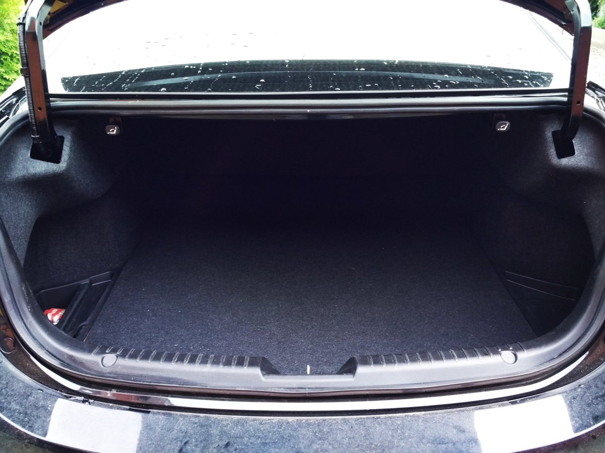 Mazda 6 GH седан багажник