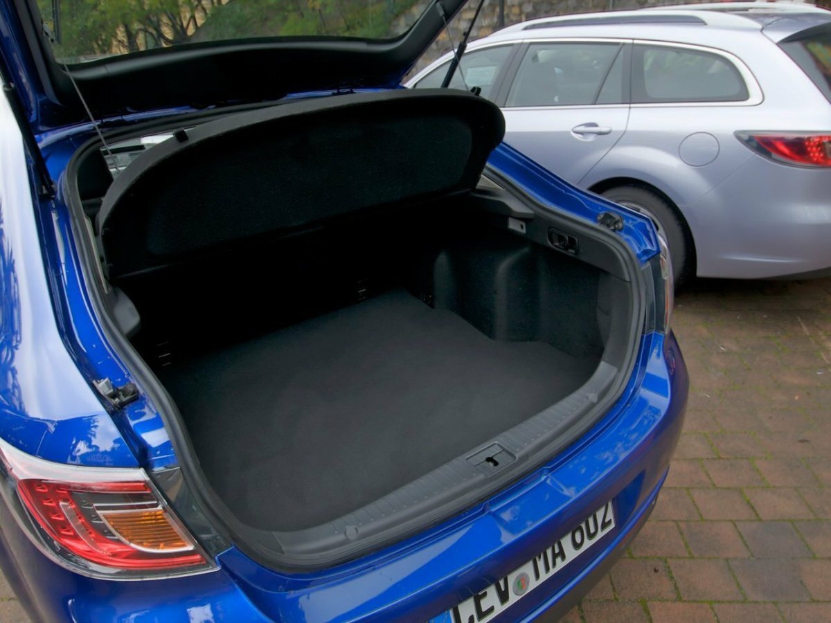 Мазда 6 багажник