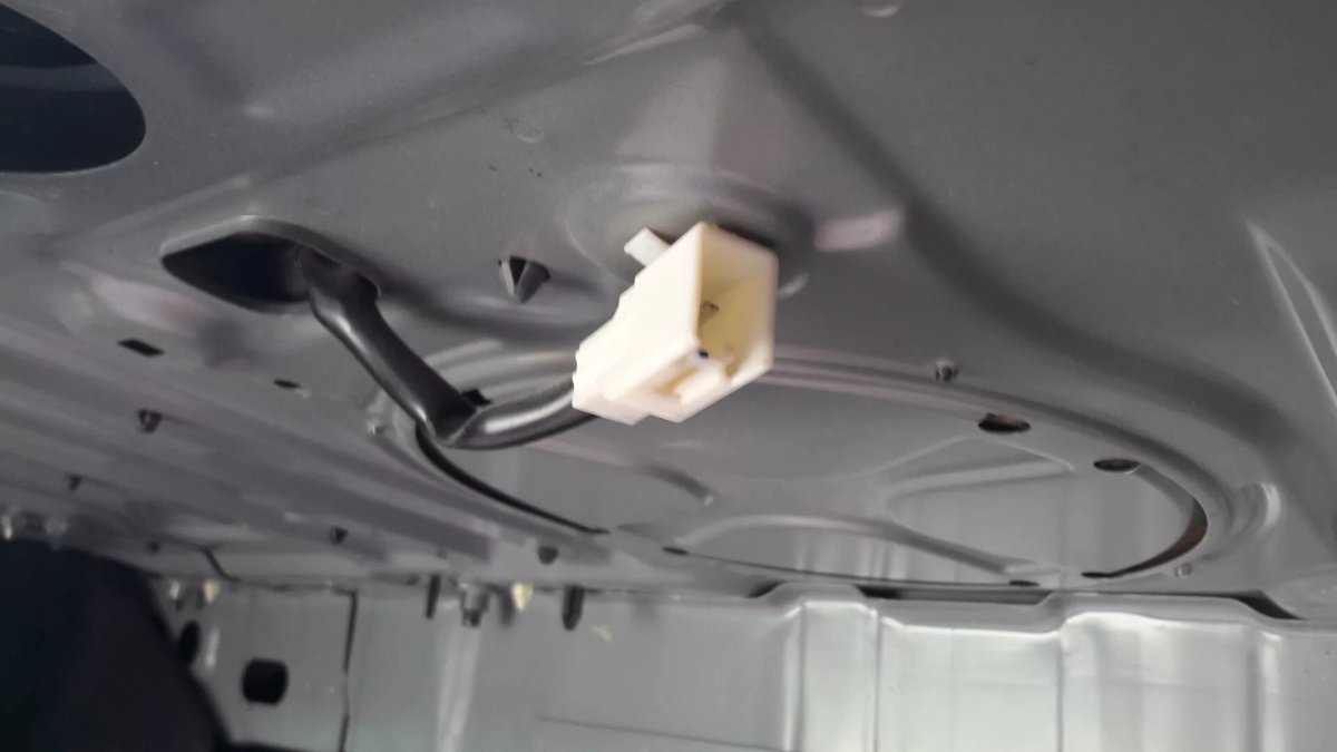 Разъем в багажнике Мазда 6 GH