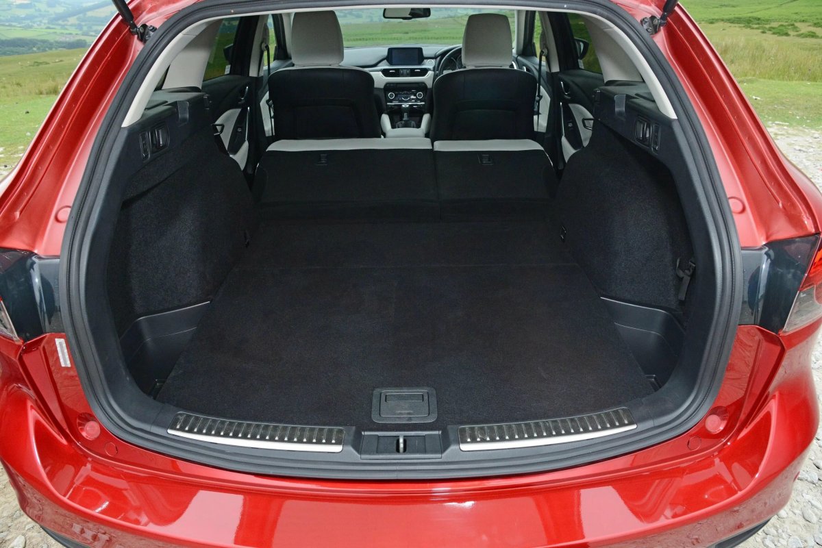 Mazda 6 лифтбек багажник