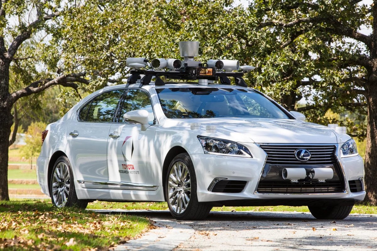 Беспилотные автомобили Toyota