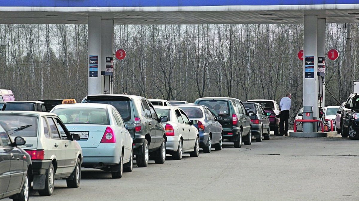 Очередь на АЗС