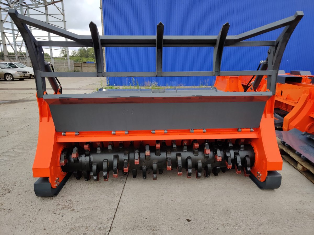 Um Forest мульчер