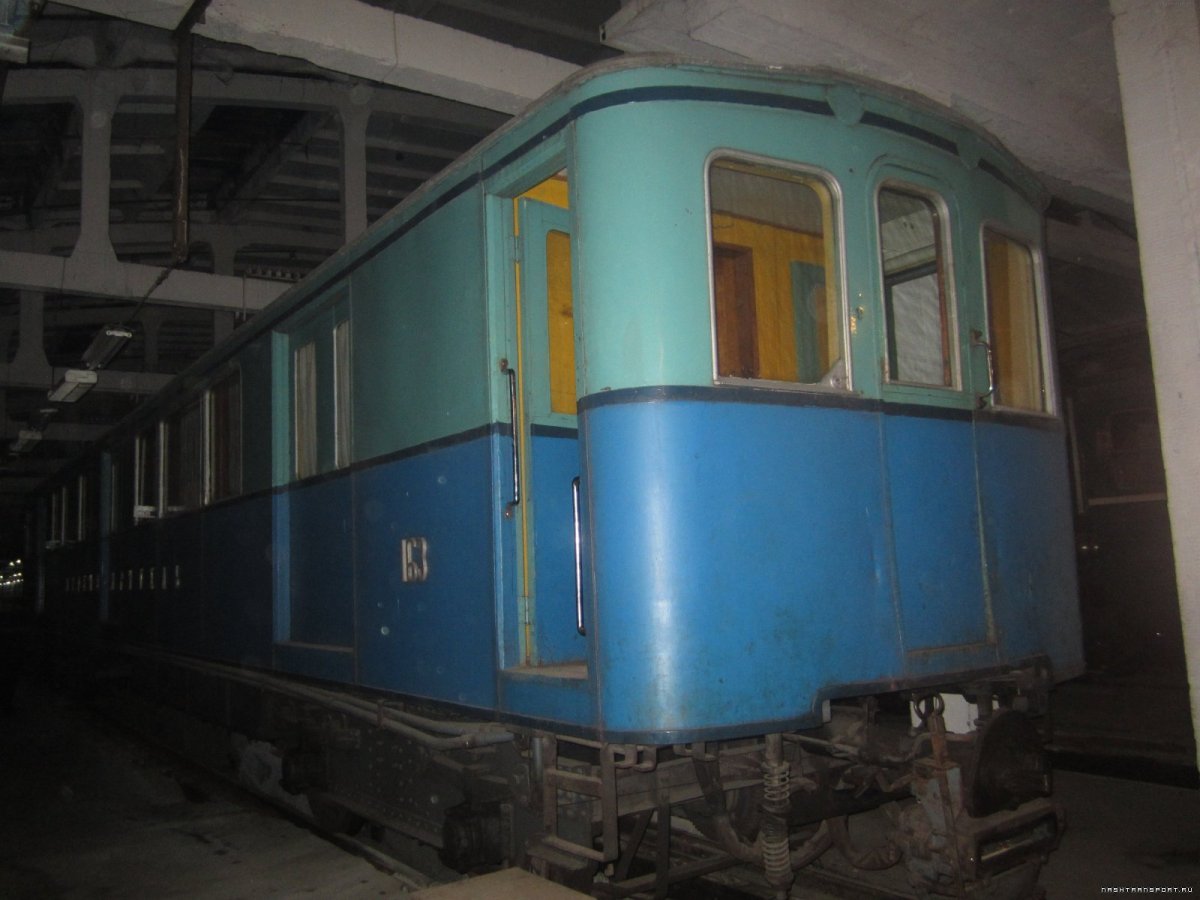 Метровагон 81-715