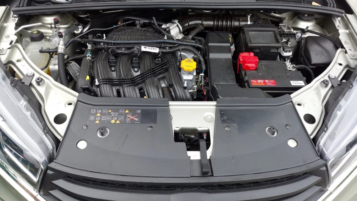 Подкапотное пространство Лада Веста