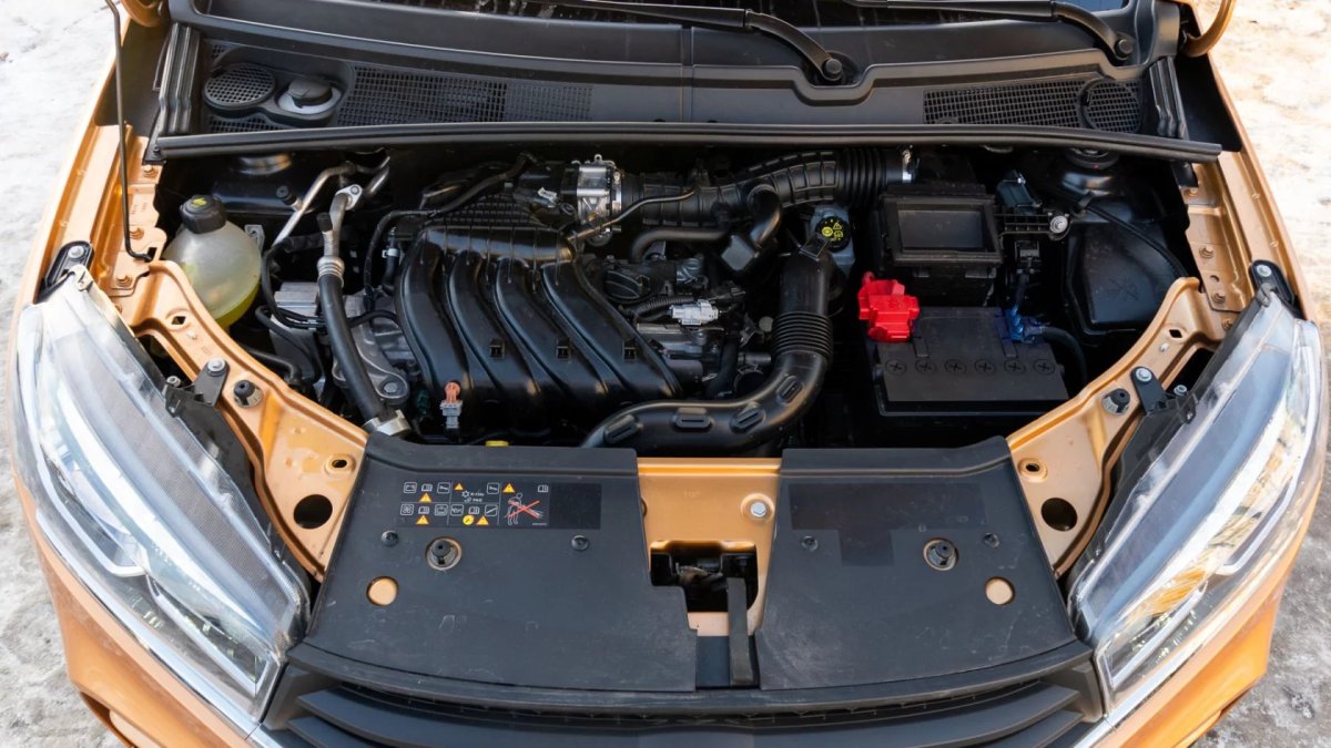 Подкапотное пространство Лада XRAY