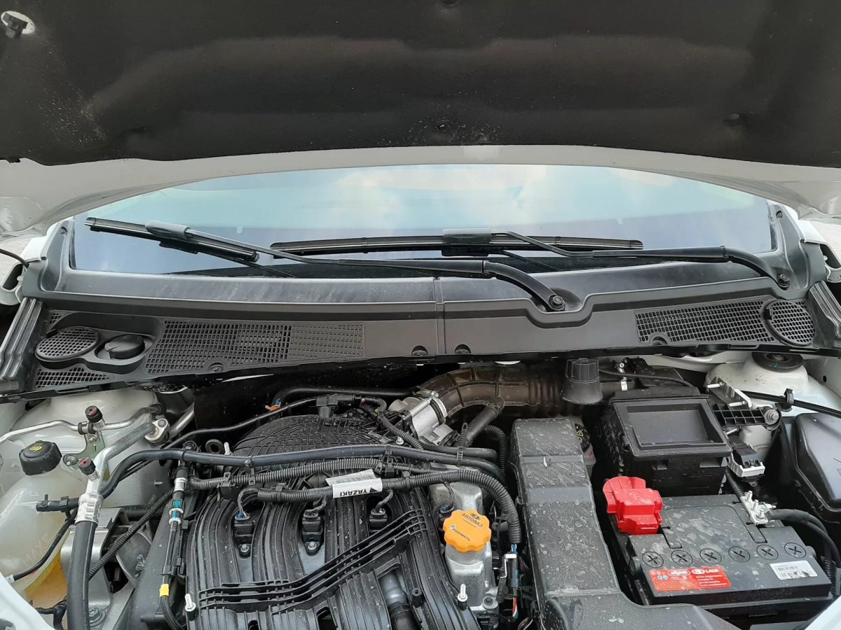 Подкапотное пространство XRAY 1.8