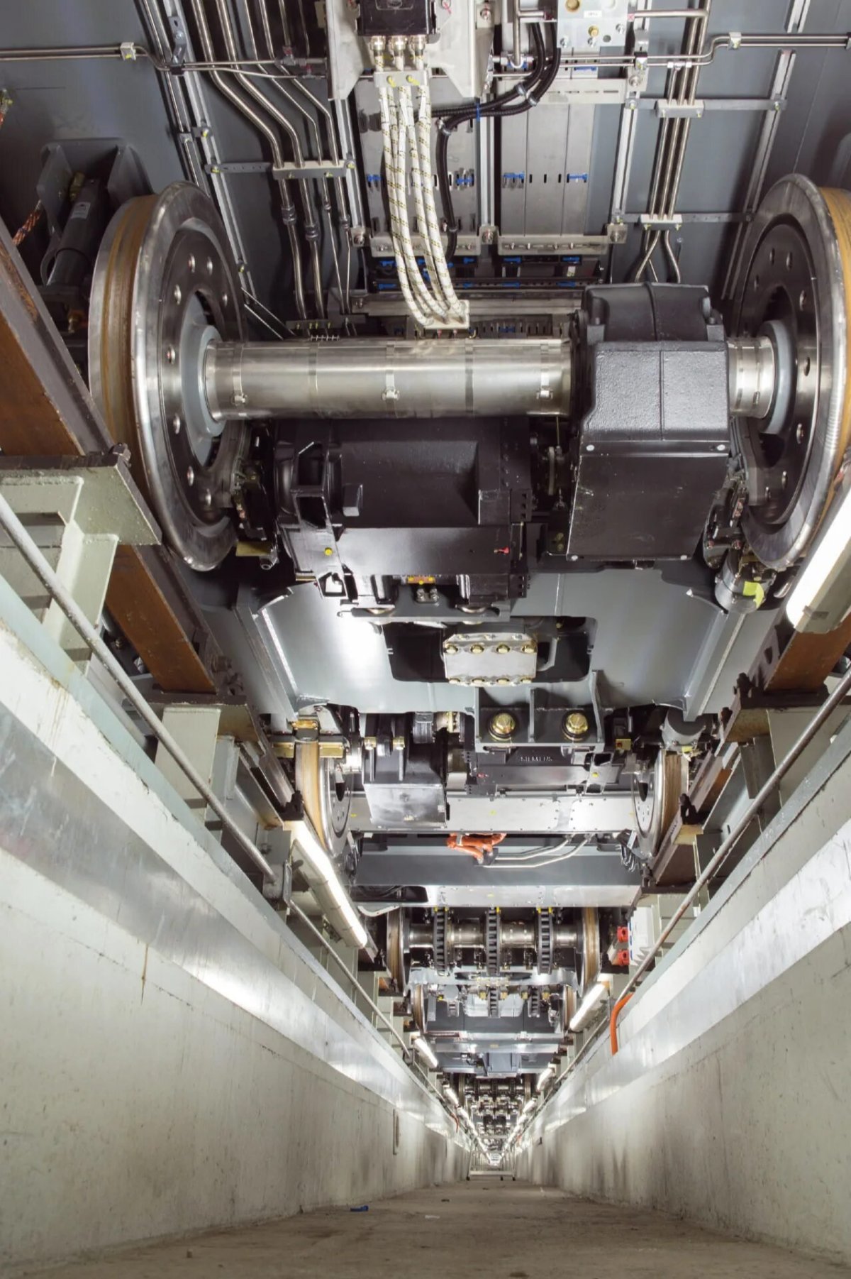 Тяговый электродвигатель 2эс6