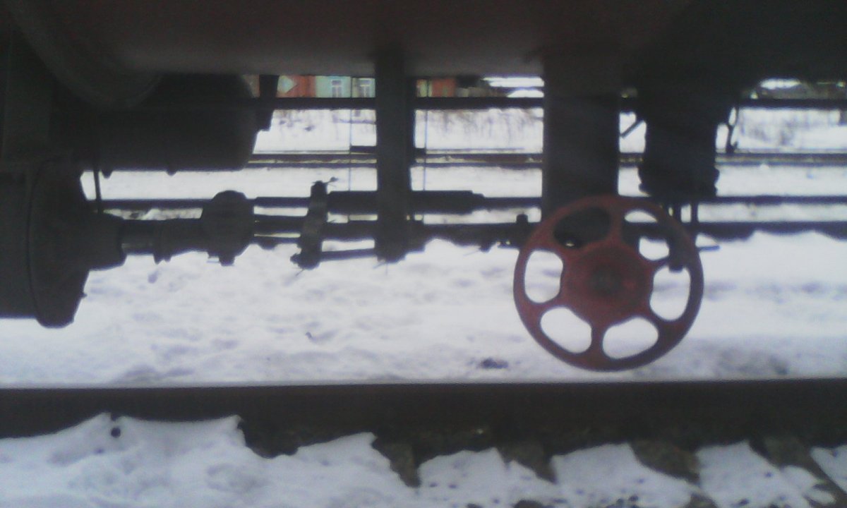 Стояночный тормоз грузового вагона