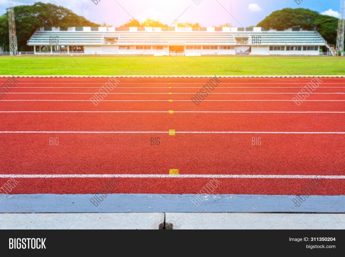 Беговая дорожка на стадионе сбоку