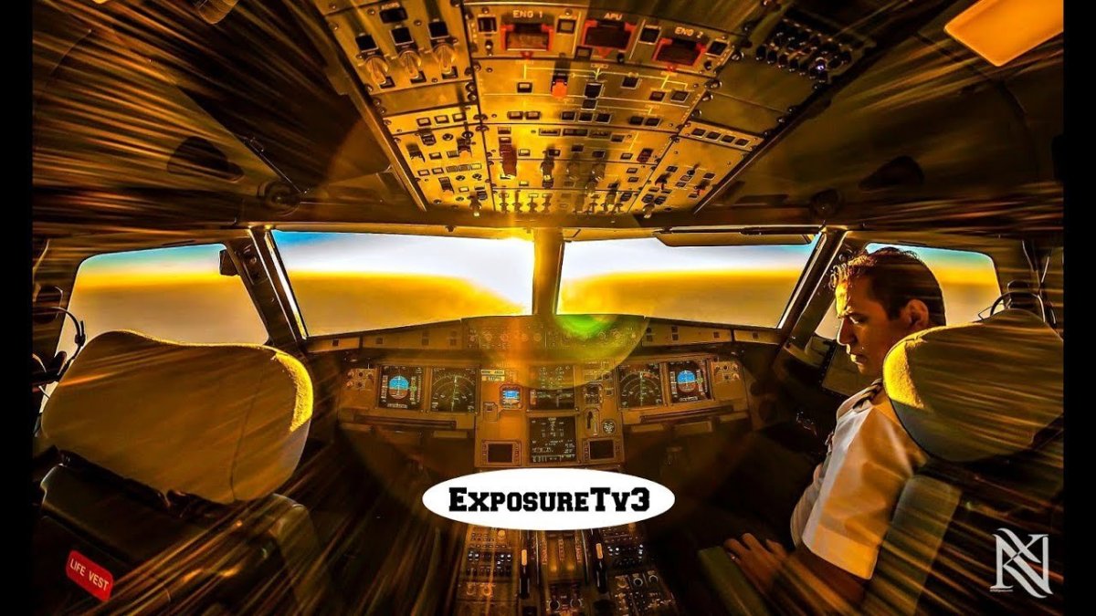 Кабина самолета Боинг 777