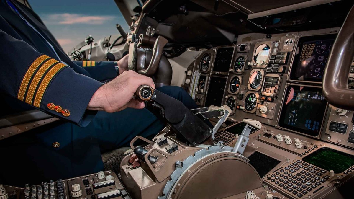 Кабина самолета