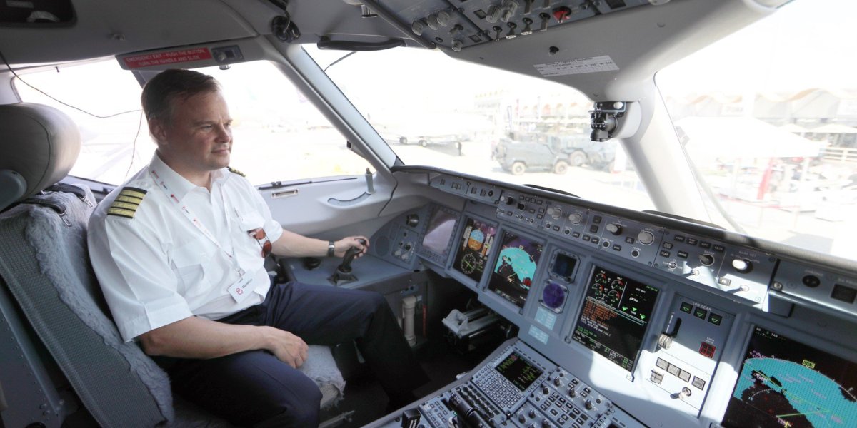 Кабина экипажа SSJ-100