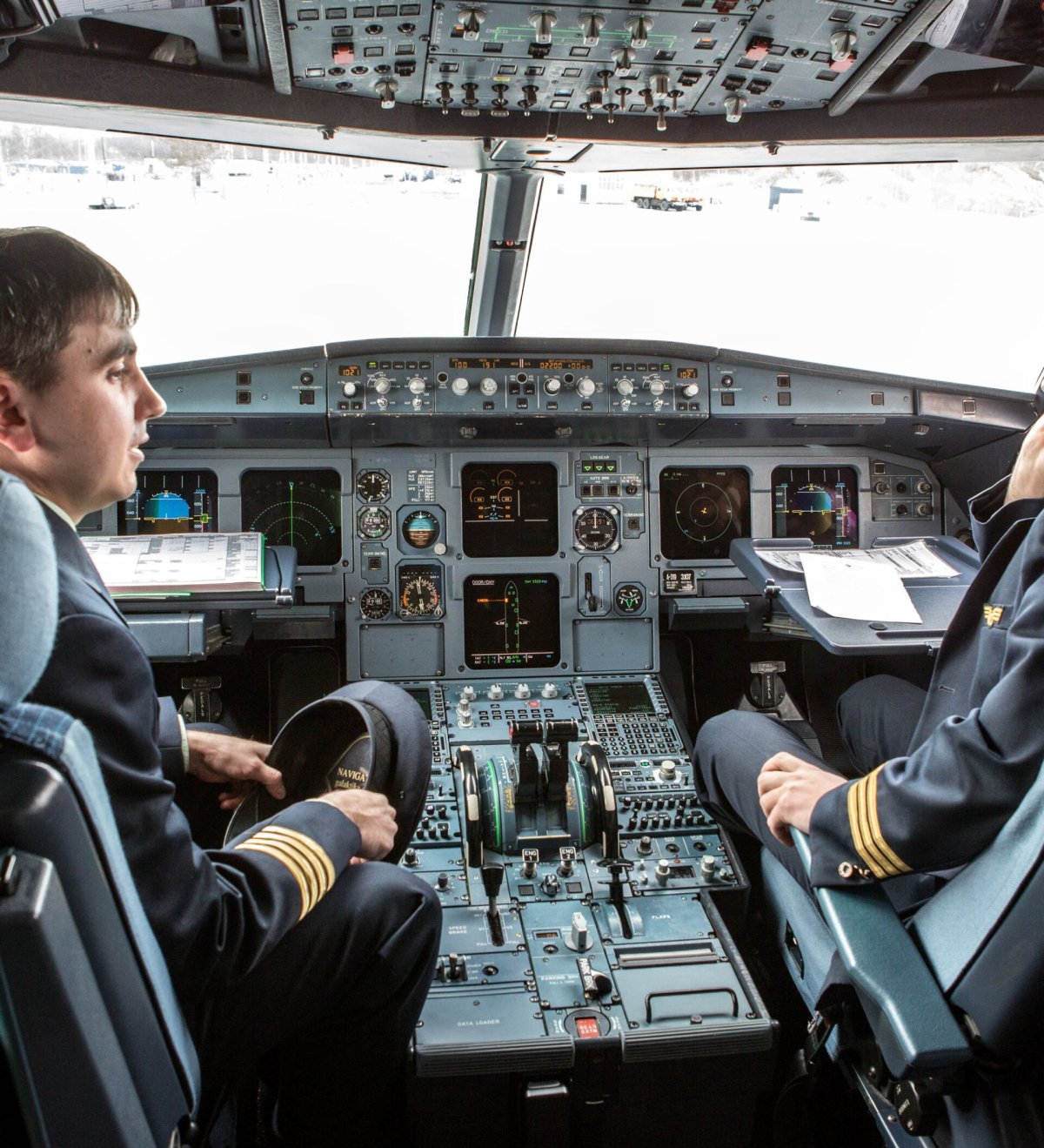 Кабина пилотов s7
