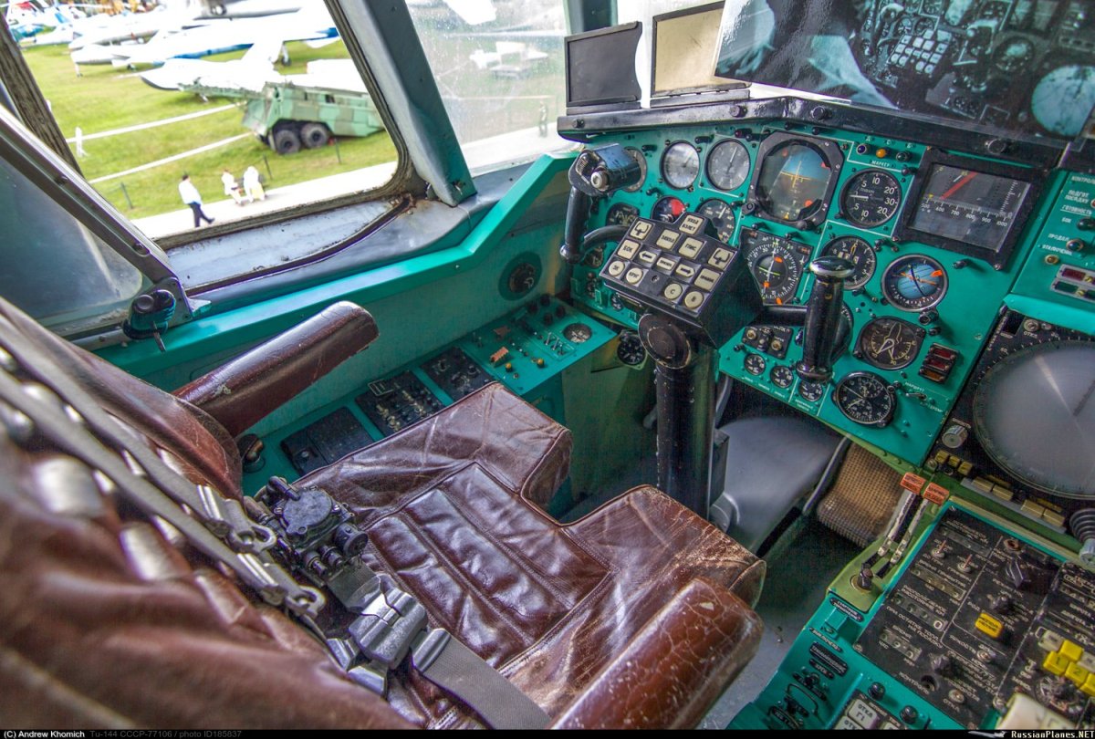 Ту 144 кабина