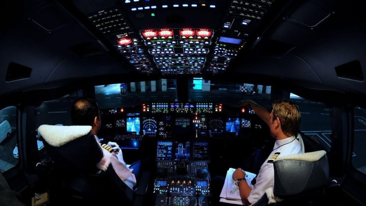 Кабина пилота самолета Аэробус а380