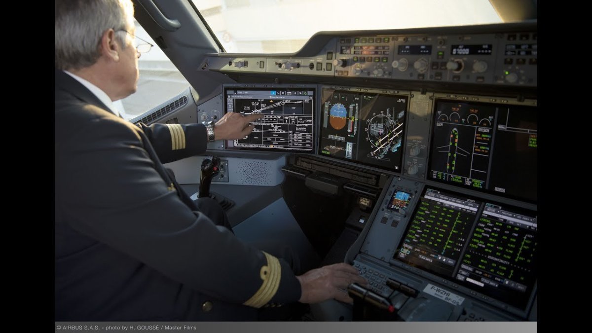 Airbus a350 кабина пилотов